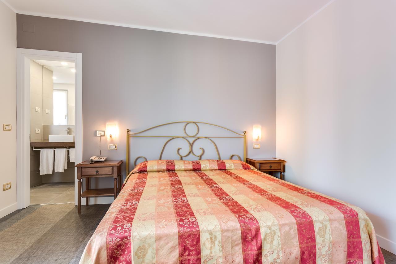 Hotel Europa Гарда Экстерьер фото