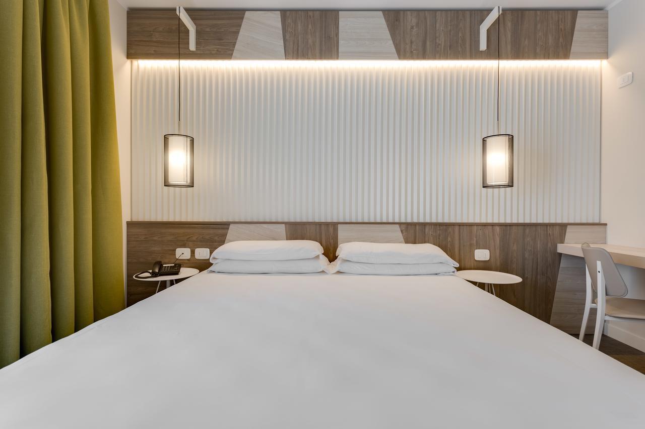Hotel Europa Гарда Экстерьер фото